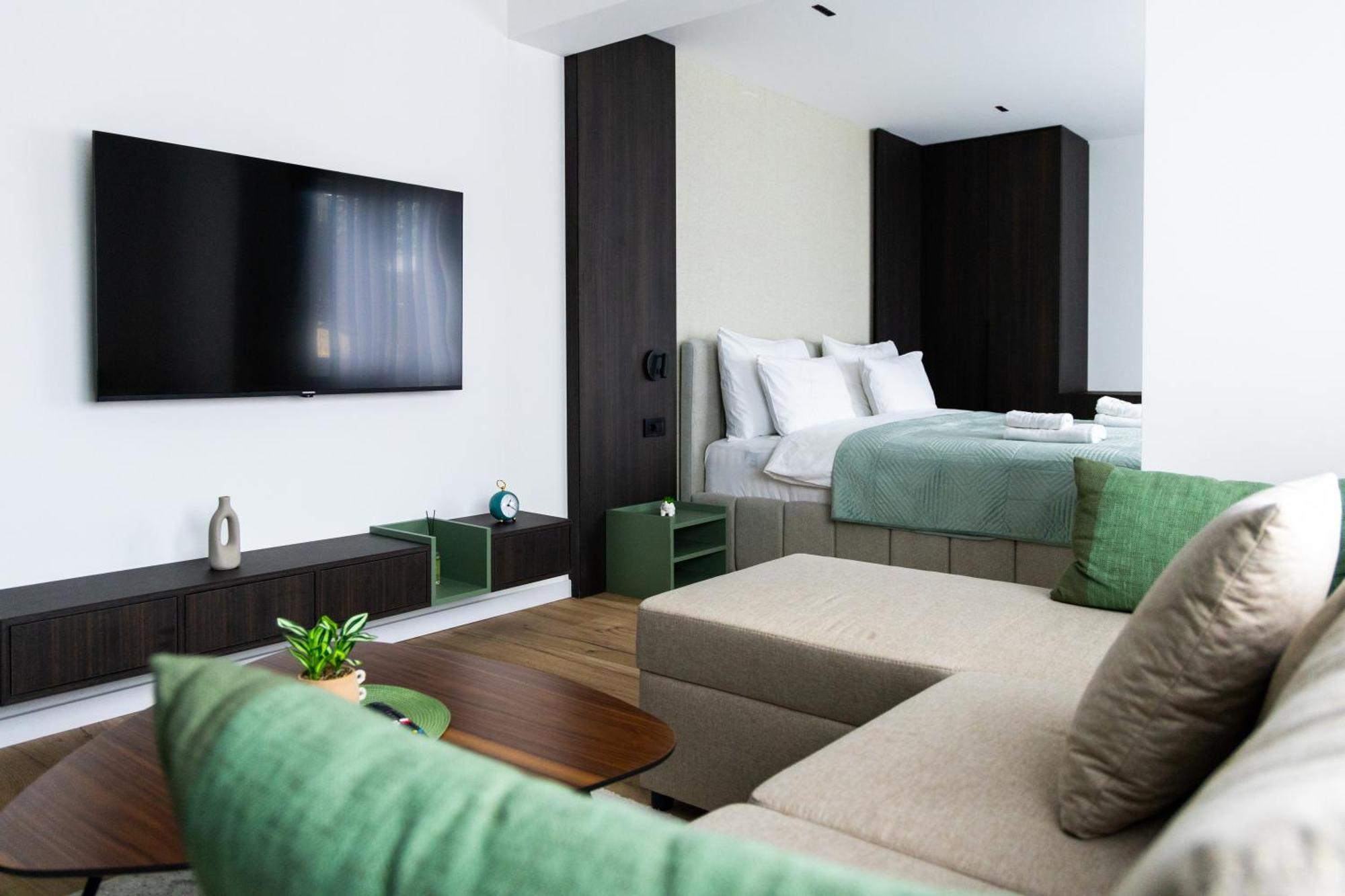 Erika'S Apartments Prishtine Bagian luar foto